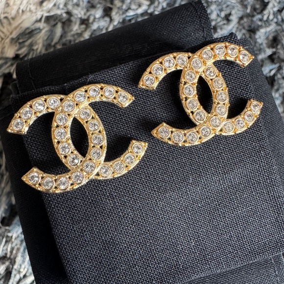 Chanel gold earrings with crystals - Picture 1 of 5